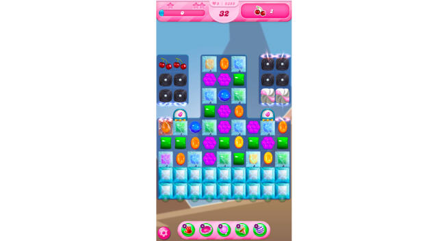 Collect energy points to compete - Candy Crush Soda Saga