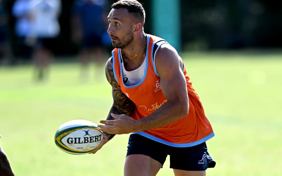 Quade Cooper looks to pass during an Australian Wallabies training session (Getty Images)