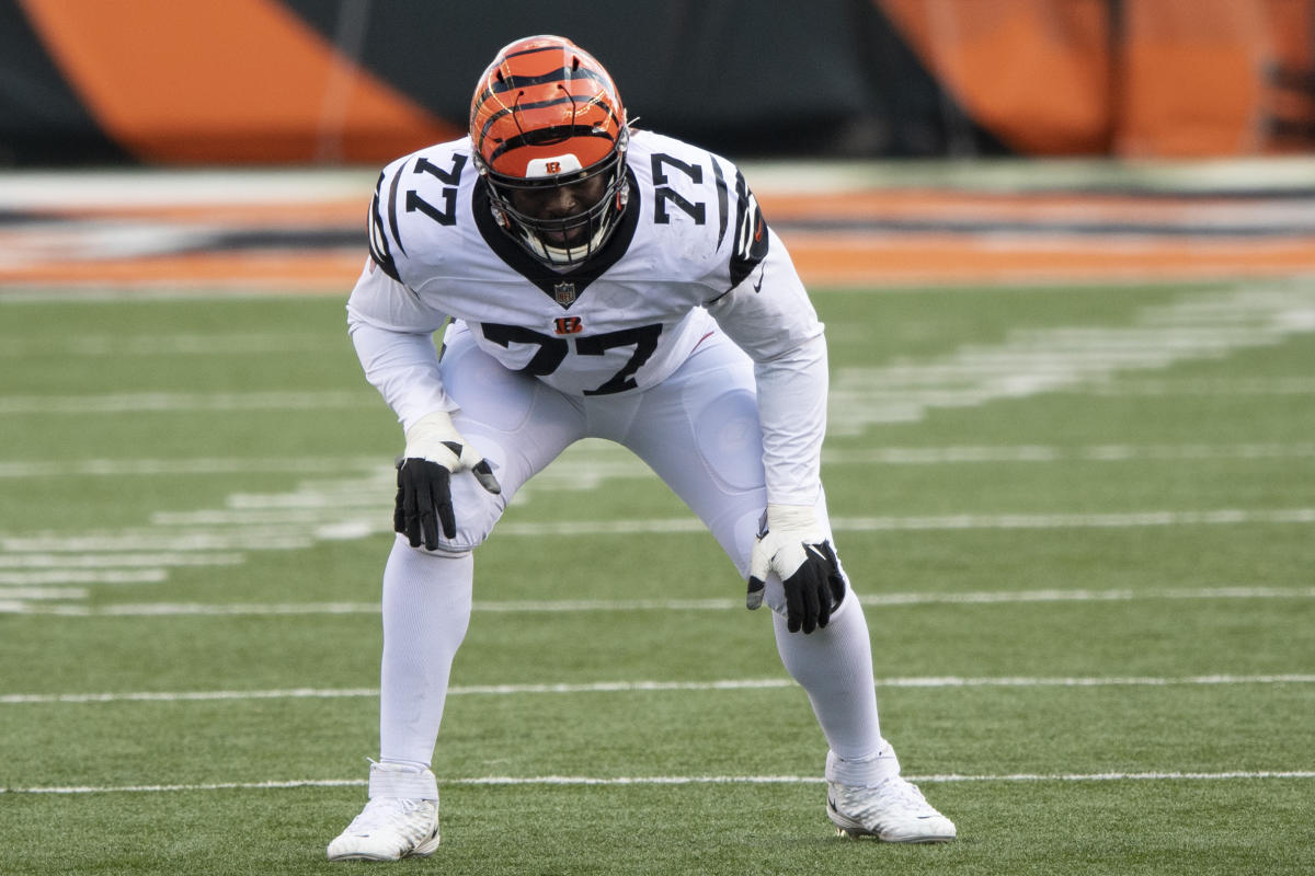 Bengals start Hakeem Adeniji over second-round rookie Jackson