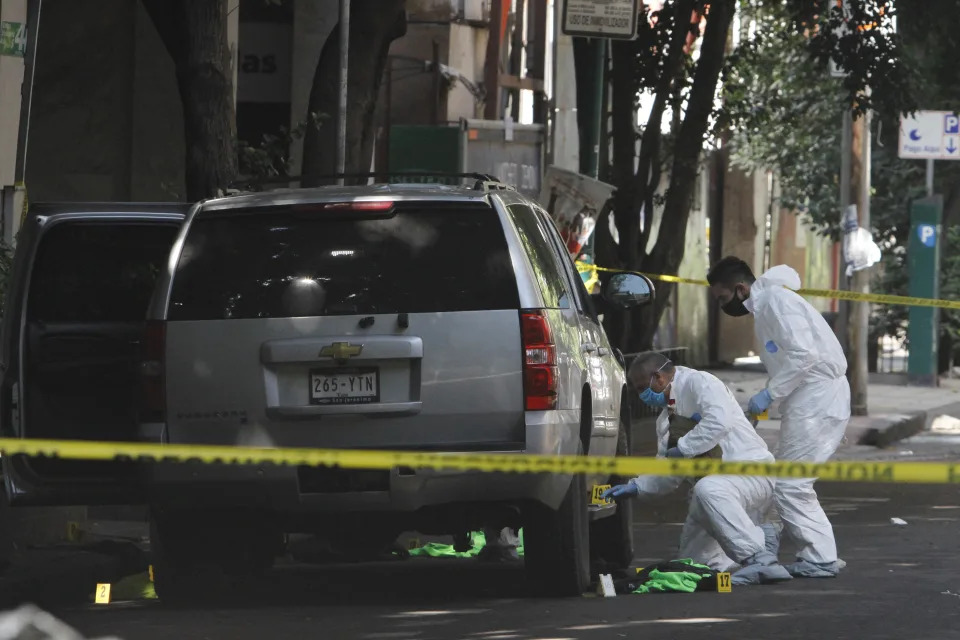 Escena del crimen tras al atentado contra Omar García Harfuch en junio de 202 | Foto Archivo: Leonardo Casas / Eyepix Group/Future Publishing via Getty Images)