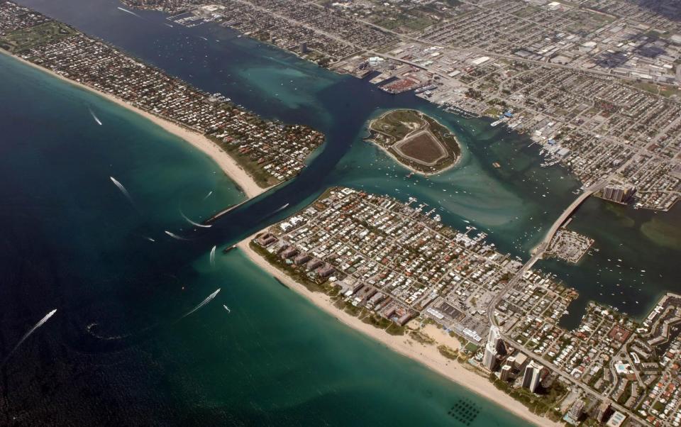 The Army Corps of Engineers plans to begin dredging the Palm Beach Inlet within the next few weeks with work expected to continue until June.