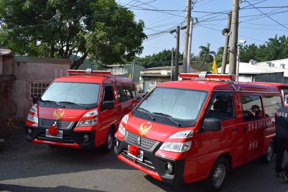 ▲民眾捐贈2部消防救災車，並以其祖父及父親之名命名(河井號、啟明號)作為紀念。（圖／記者洪佳伶攝 ,2020.01.18）