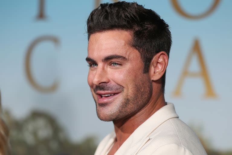 La verdadera razón detrás del nuevo rostro de Zac Efron