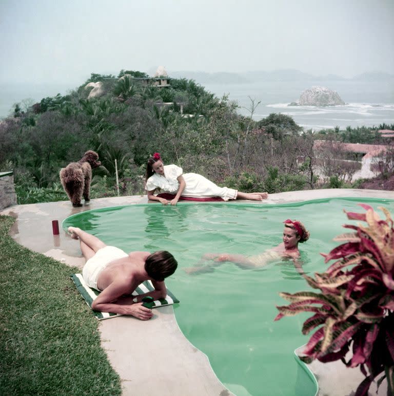 Just 40 Photos of Celebrities Hanging Out in Pools