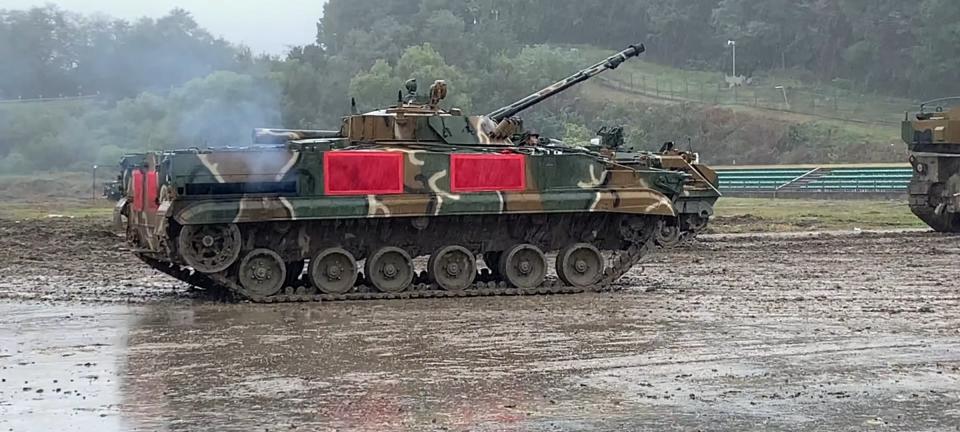 A Russian-supplied BMP-3 infantry fighting vehicle operated by the 3rd Armored Brigade of the Republic of Korea Army (ROKA), seen in a video from January 2020. <em>박종훈/Wikimedia Commons</em>