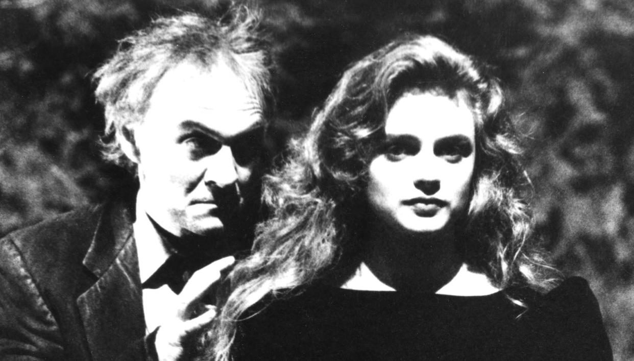 Kenneth Welsh and Graham in an episode of Twin Peaks. (Photo: Courtesy Everett Collection)