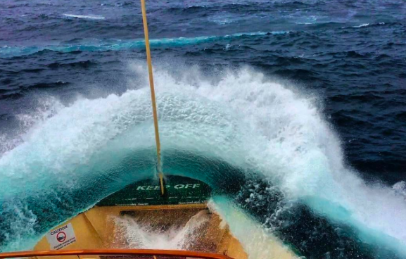 The waves bash up against the ferry (Picture: Haig Gilchrist/Instagram)