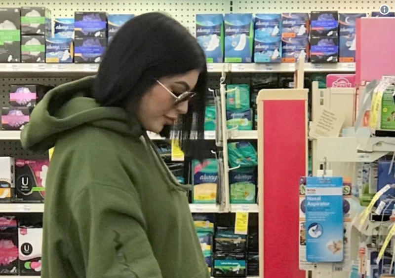 Kylie Jenner aurait été photographiée pendant qu’elle faisait du shopping dans une pharmacie CVS. (Photo : Instagram)
