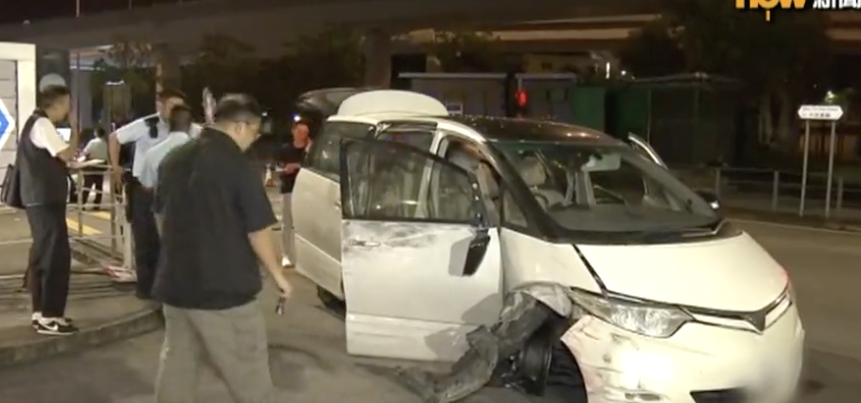 沙田七人車避警截與5車相撞 司機棄車逃去