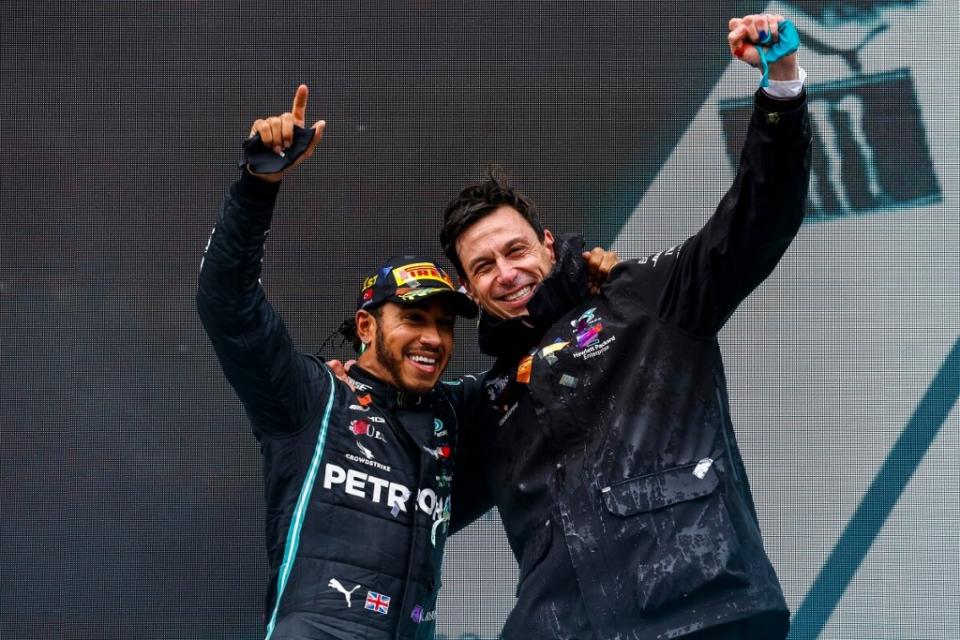 mercedes-amg-petronas-f1-lewis-hamilton-2021