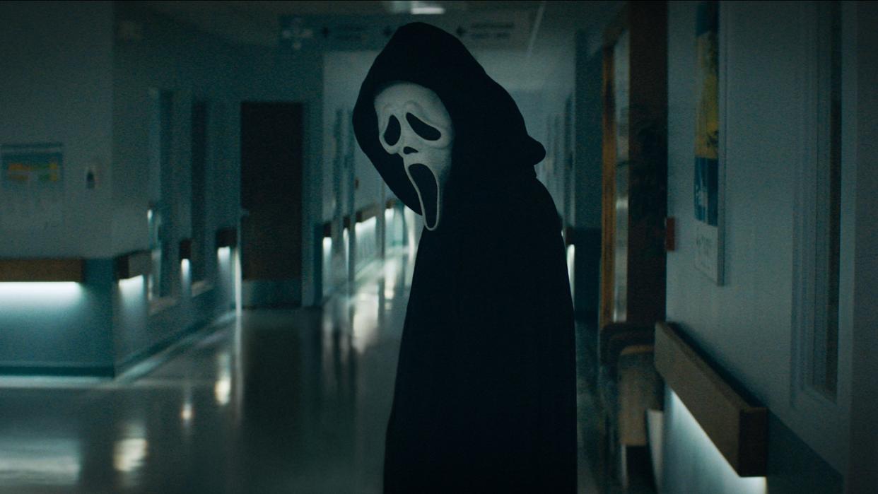  Ghostface in 'Scream'. 