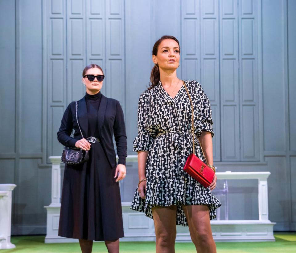 Lucy May Barker (Rebekah Vardy) and Laura Dos Santos (Coleen Rooney) in Vardy V Rooney, The Wagatha Christie Trial (©Tristram Kenton)