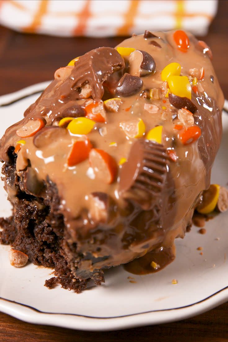 Crock-Pot Reese's Cake