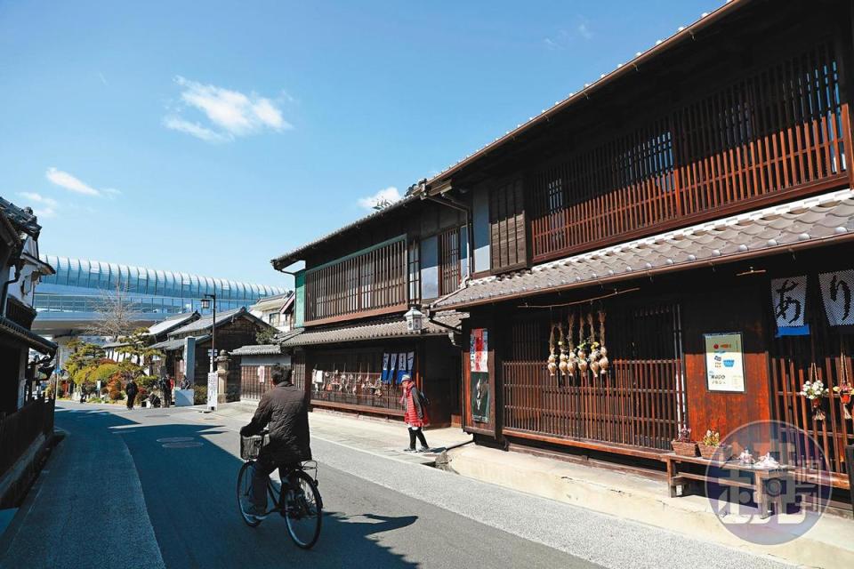 住在有百年歷史的「Guesthouse MADO」，能夠感受到有松町江戶時代的餘韻。