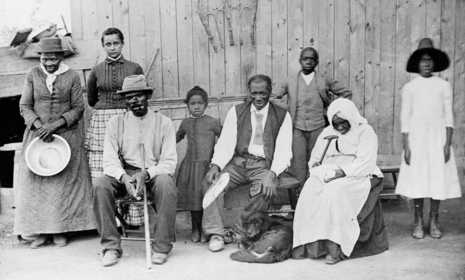 On the far left, abolitionist leader, Harriet Tubman and others.