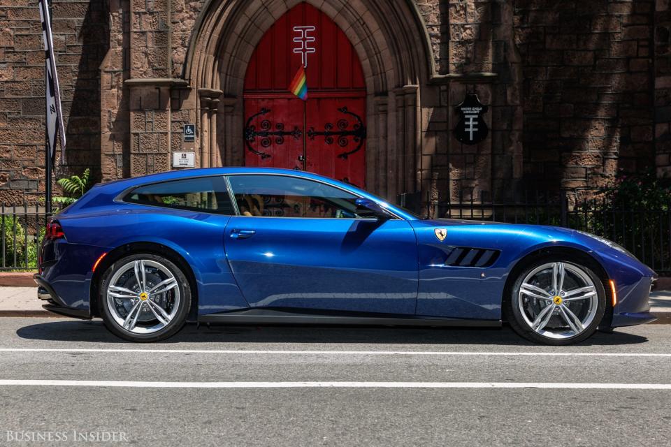 Ferrari GTC4 Lusso 2