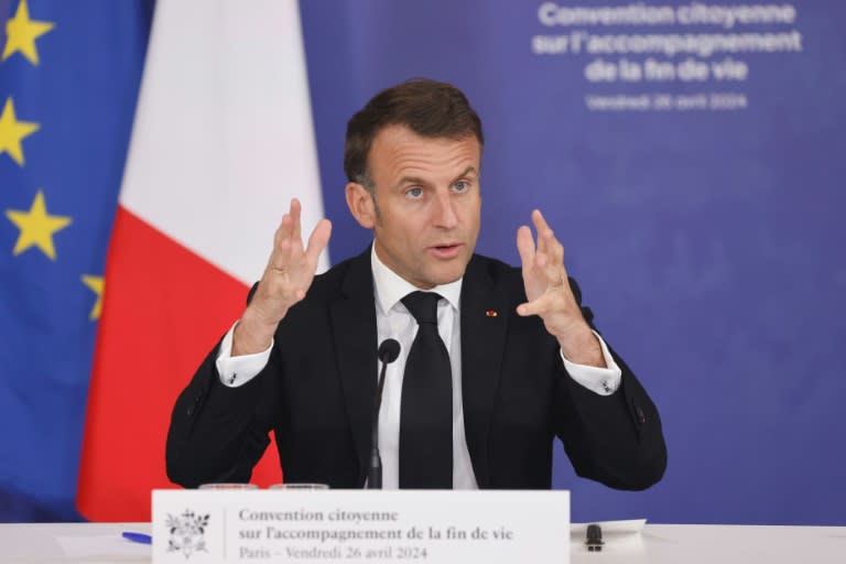 Le président de la République Emmanuel Macron à Paris le 26 avril 2024 (Ludovic MARIN)