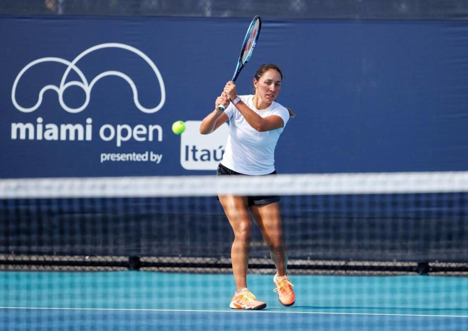 Jessica Pegula of USA returns a shot during practice at the Miami Open tennis tournament at Hard Rock Stadium on Tuesday, March 21, 2023 in Miami Gardens, Fl.