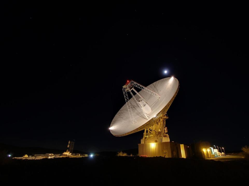 nasa deep space network antenna