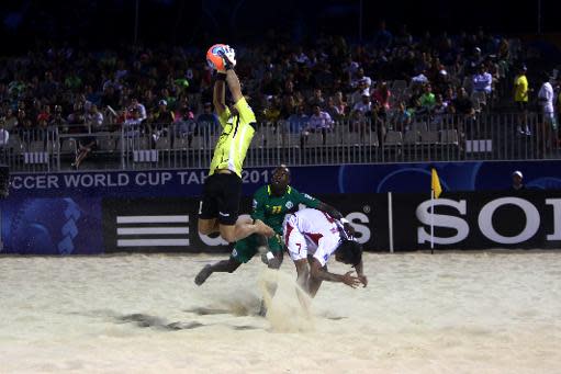 Brasil y Paraguay lideran el Sudamericano de fútbol playa, tras