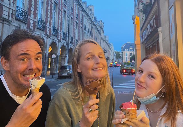 Helen Hunt Instagram Helen Hunt with Makena'lei in Paris in August 2021