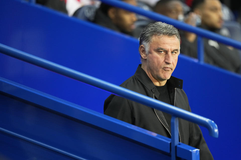 ARCHIVO - El entrenador del PSG Christophe Galtier antes del partido de la liga francesa contra Lens, en el estadio Parc des Princes, en París, Francia, el 15 de abril de 2023. (AP Foto/Michel Euler)