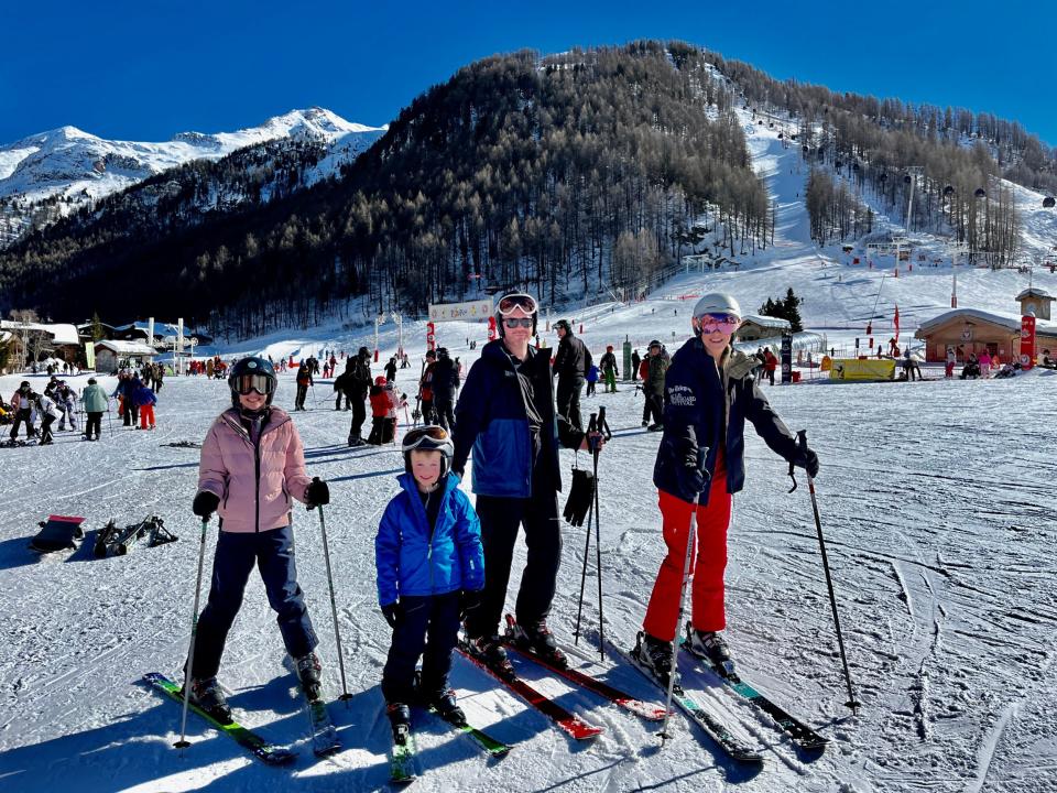 Make sure you choose a resort with slopes suitable for skiers of all ages.