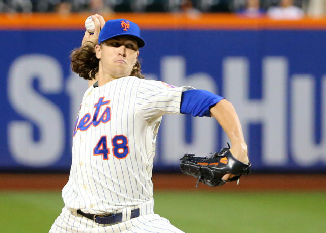 Mets' deGrom strikes out first 8 batters, ties MLB record