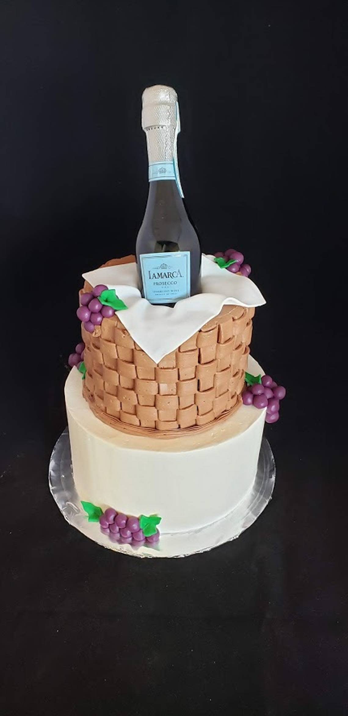 Custom picnic basket themed cake by tsp BakeShop Courtesy: tsp BakeShop gallery