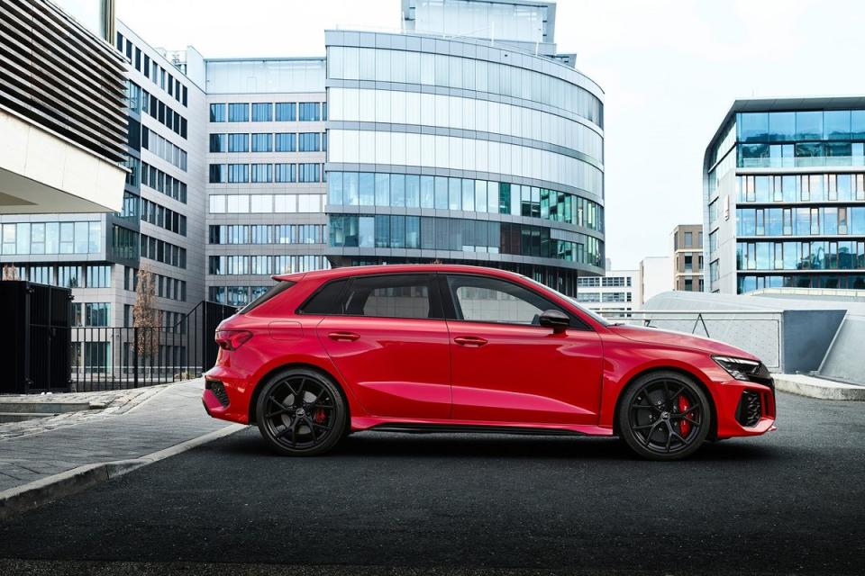 Audi-RS3-2022-5.jpg