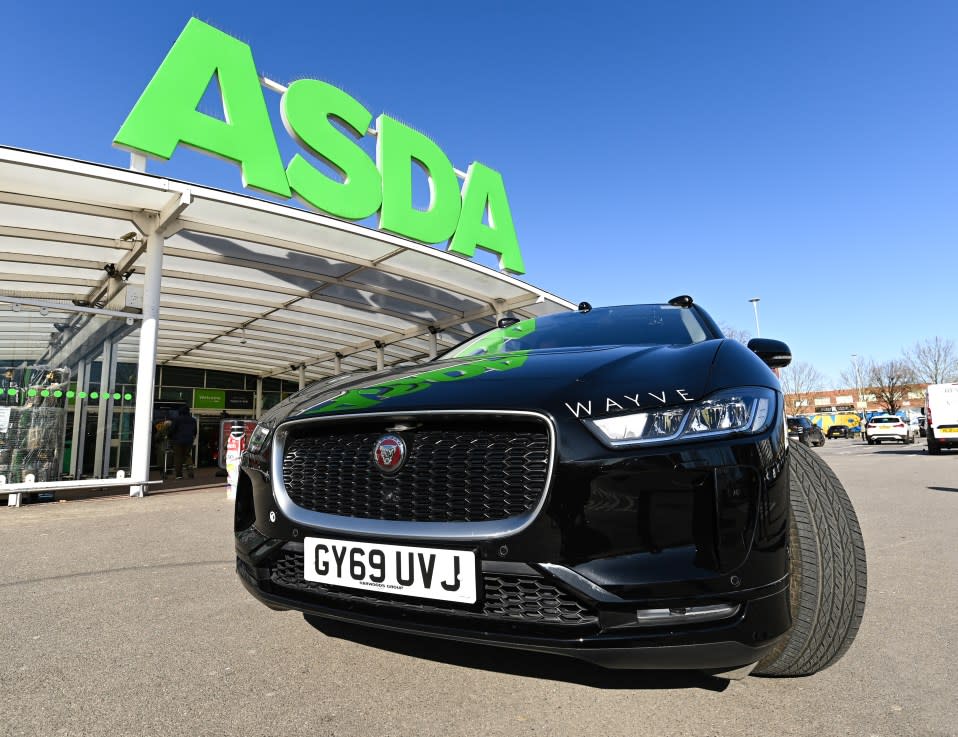 Mohsin Issa could reportedly reward the new boss of Asda a total pay package of up to £10m, as the billionaire businessman rushes to find someone to take charge of the supermarket