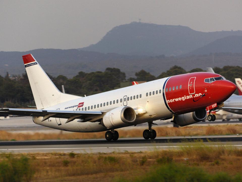 Norwegian Air Shuttle Boeing 737-300