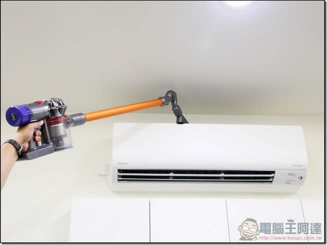 Dyson V8 Fluffy開箱評測體驗新一代設計超強續航噪音減半的多功能無線吸塵器