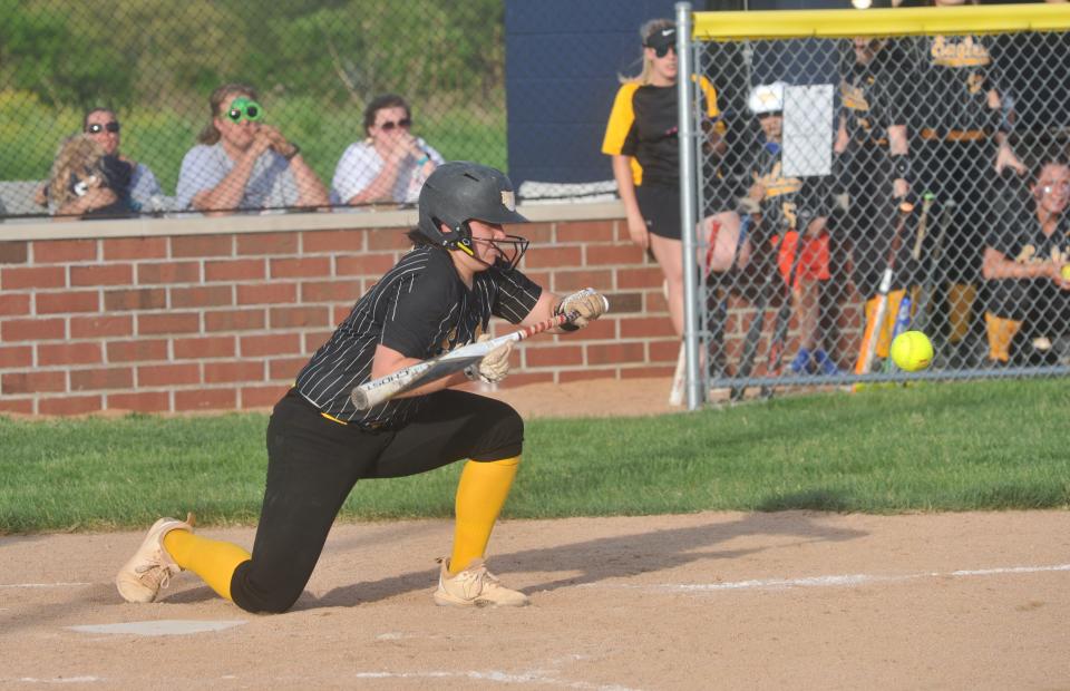 Colonel Crawford's Nettie Gallant lays down a bunt.