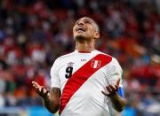 Soccer Football - World Cup - Group C - France vs Peru - Ekaterinburg Arena, Yekaterinburg, Russia - June 21, 2018 Peru's Paolo Guerrero reacts after missing a chance to score REUTERS/Jason Cairnduff