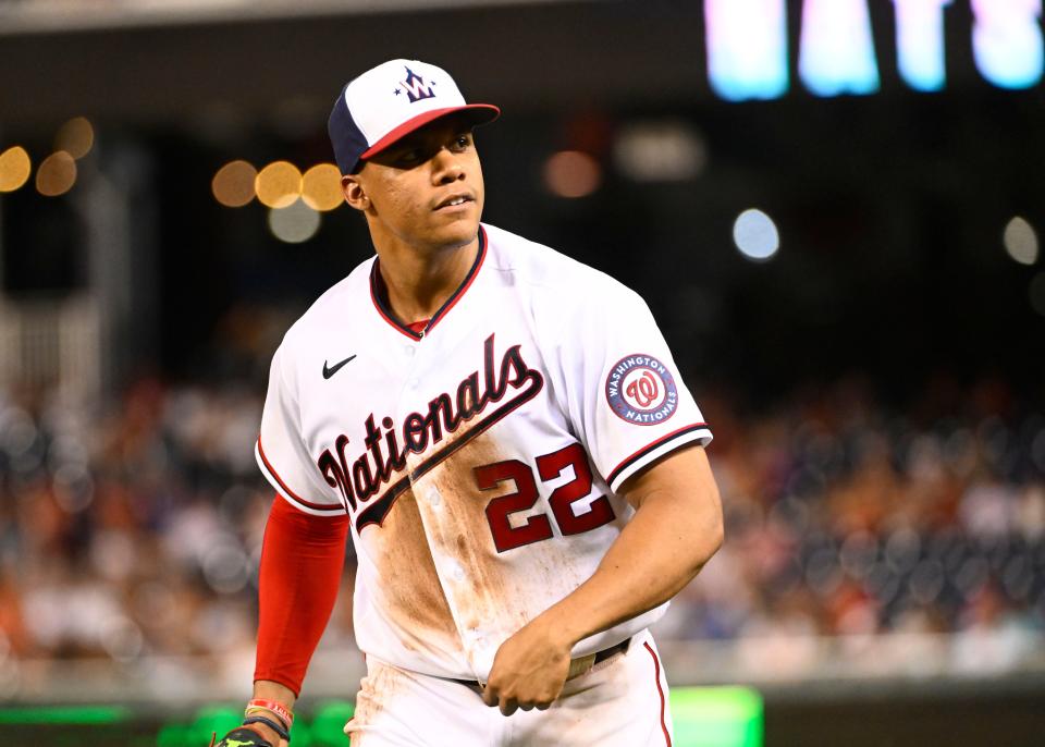 Juan Soto takes the field during the Nationals' game against the Mets on Monday night.