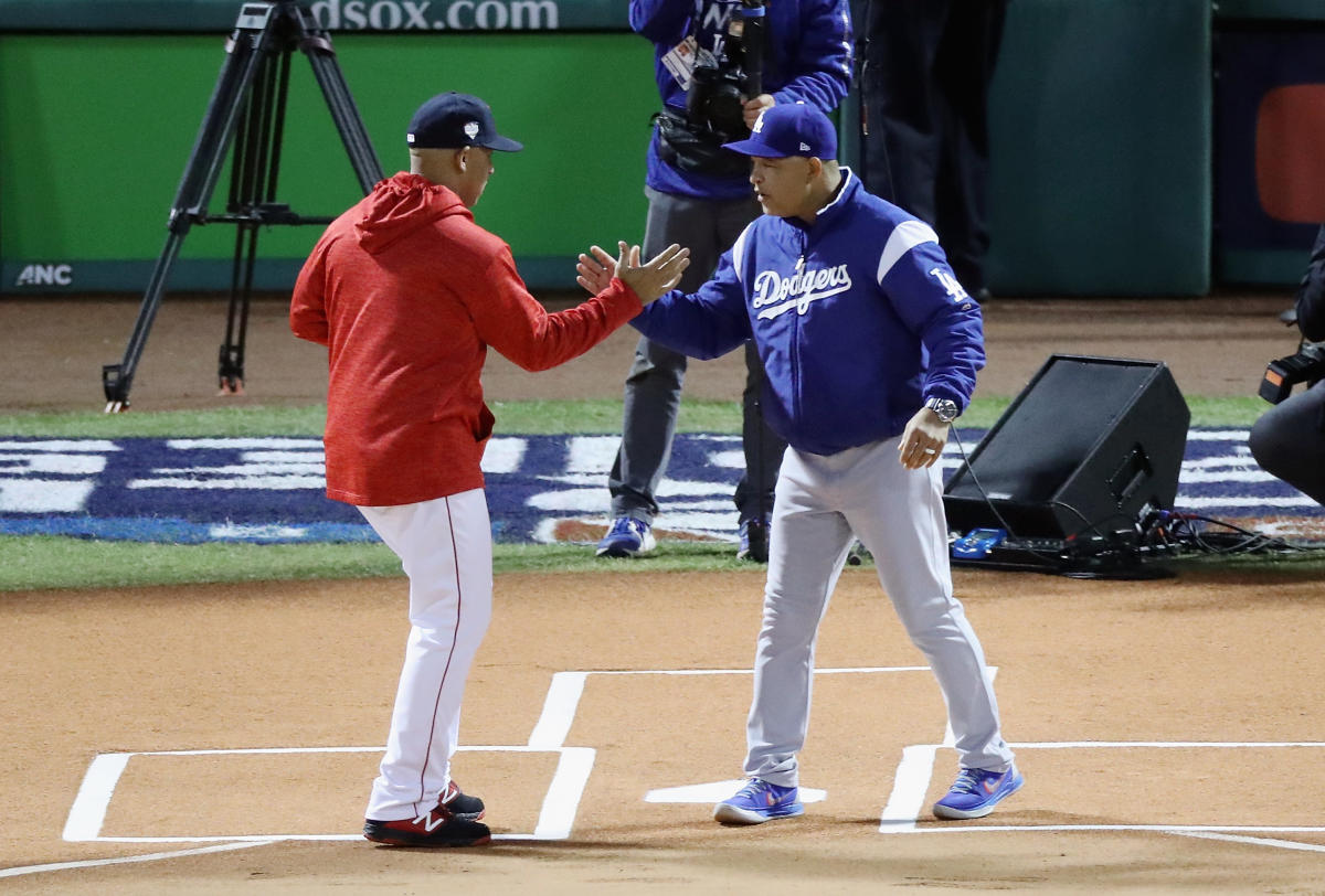 Dodgers skipper Dave Roberts gets warm welcome from Boston fans at World  Series Game 1