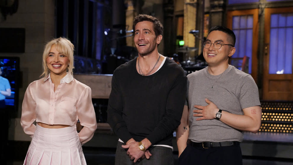  Sabrina Carpenter, Jake Gyllenhaal and Bowen Yang on Saturday Night Live. 