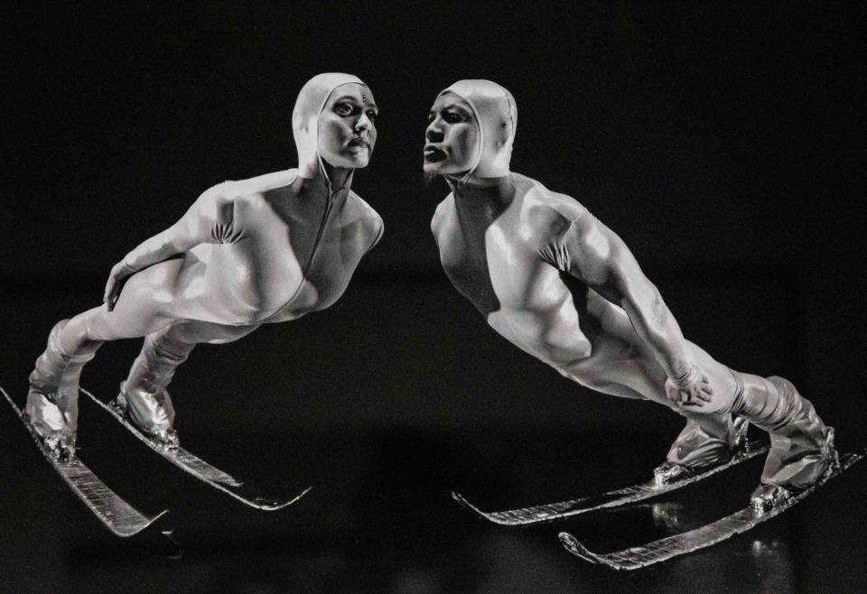 Momix dancers Nicole Loizides and Pi Keohavong in a pose for Steven Caras from "Millennium Skiva," a dance choreographed by Moses Pendleton, and seen in West Palm Beach in 2000.