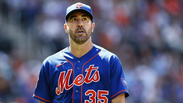 The Mets are trading Justin Verlander to the Astros, AP source says