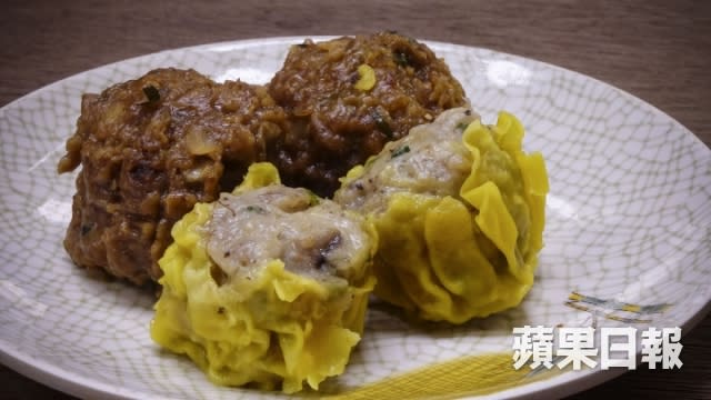 燒賣或牛肉球，12元3粒。