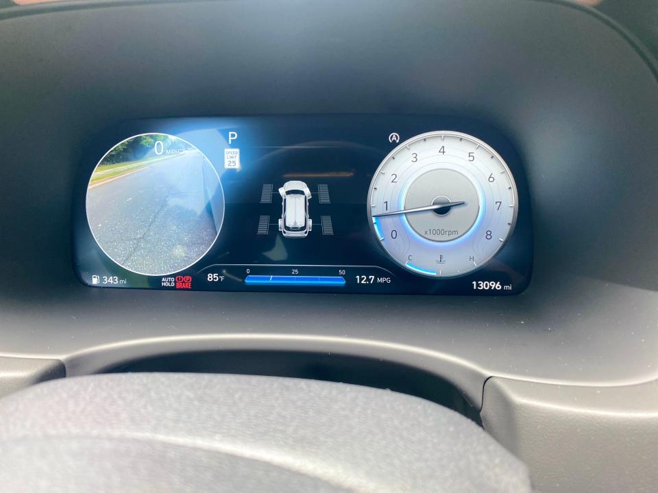 The driver's blind side monitor display on the Hyundai Palisade's digital instrument cluster.