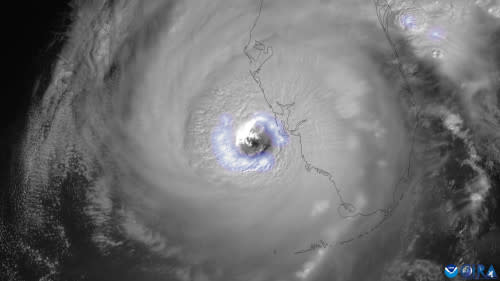 (CIRA/CSU & NOAA) Lightning around Hurricane Ian's eye