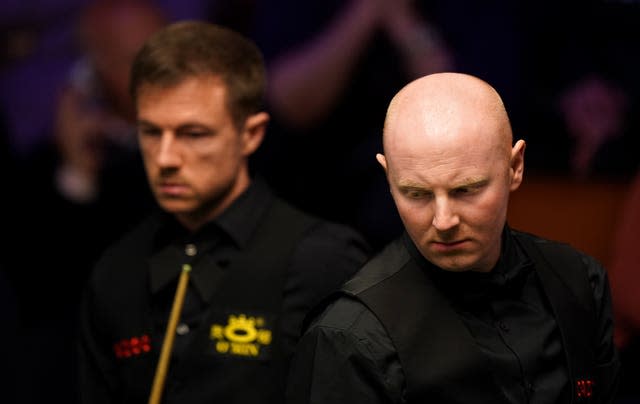 Anthony McGill (right) during his match against Jack Lisowski