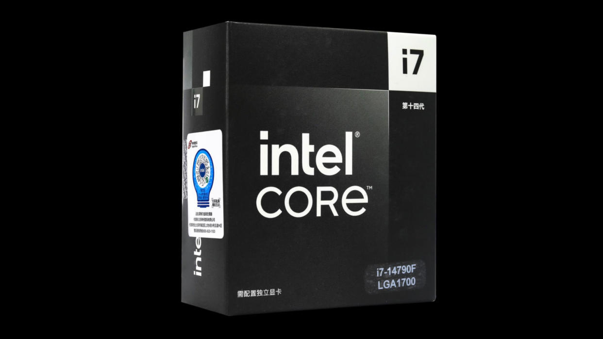  Intel Core i7-14790F. 