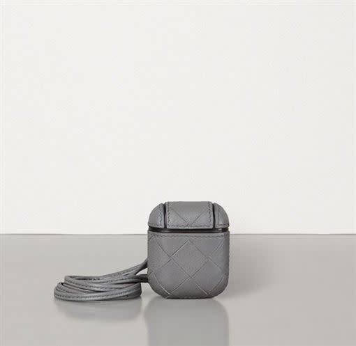 BOTTEGA VENETA  AirPods收納包。（圖／品牌提供）