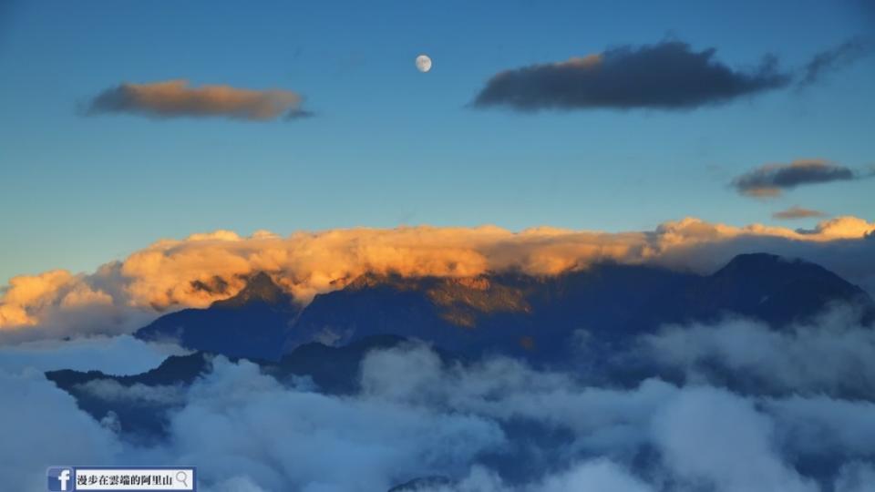 黃源明於阿里山祝山拍攝到月光雲海的美景。（圖／黃源明提供）