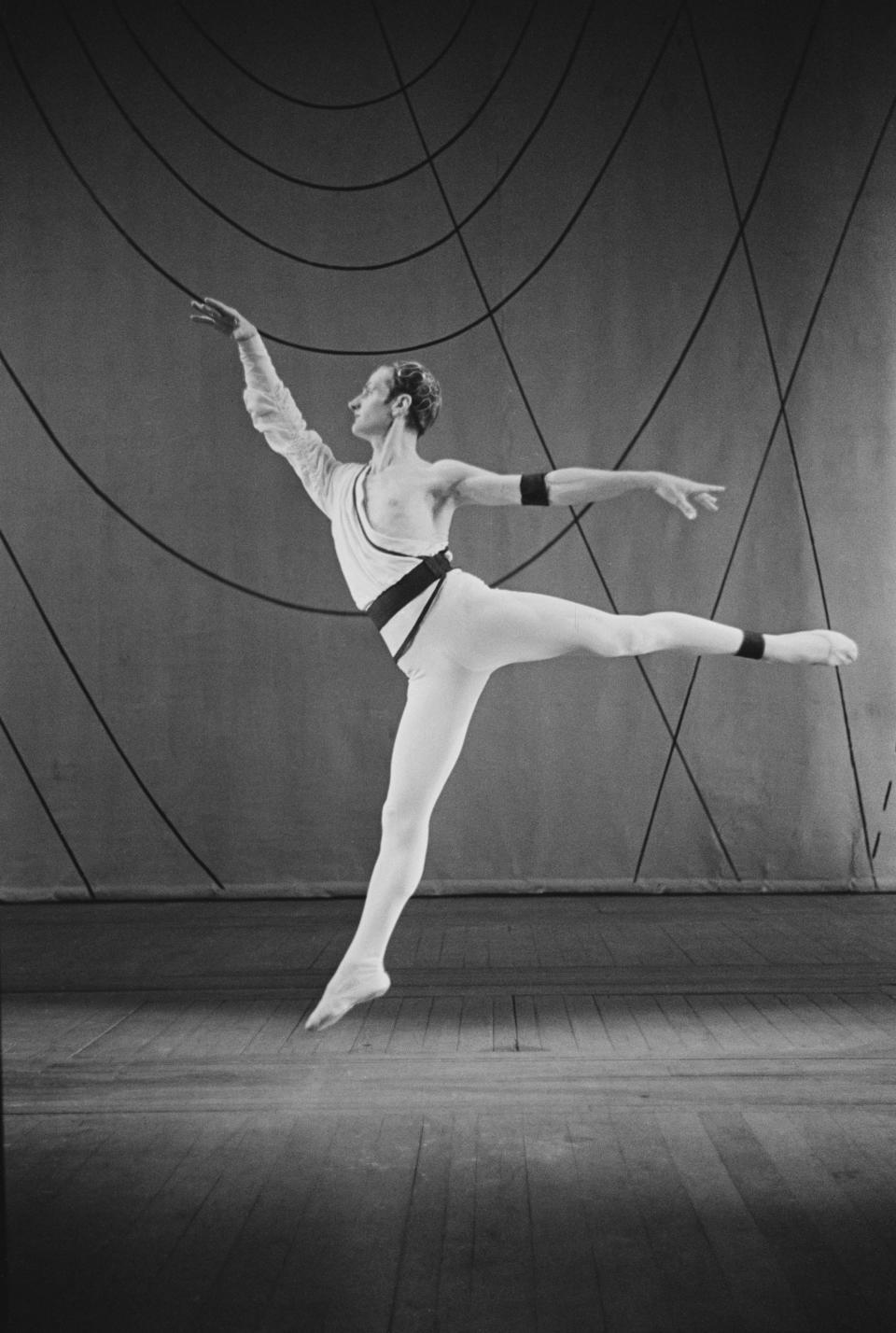 Henry Danton in a scene from the Frederick Ashton produced ballet 'Symphonic Variations' as performed by the Sadler's Wells Ballet at the Royal Opera House, Covent Garden, London, 1946. (Photo by Baron/Hulton Archive/Getty Images)