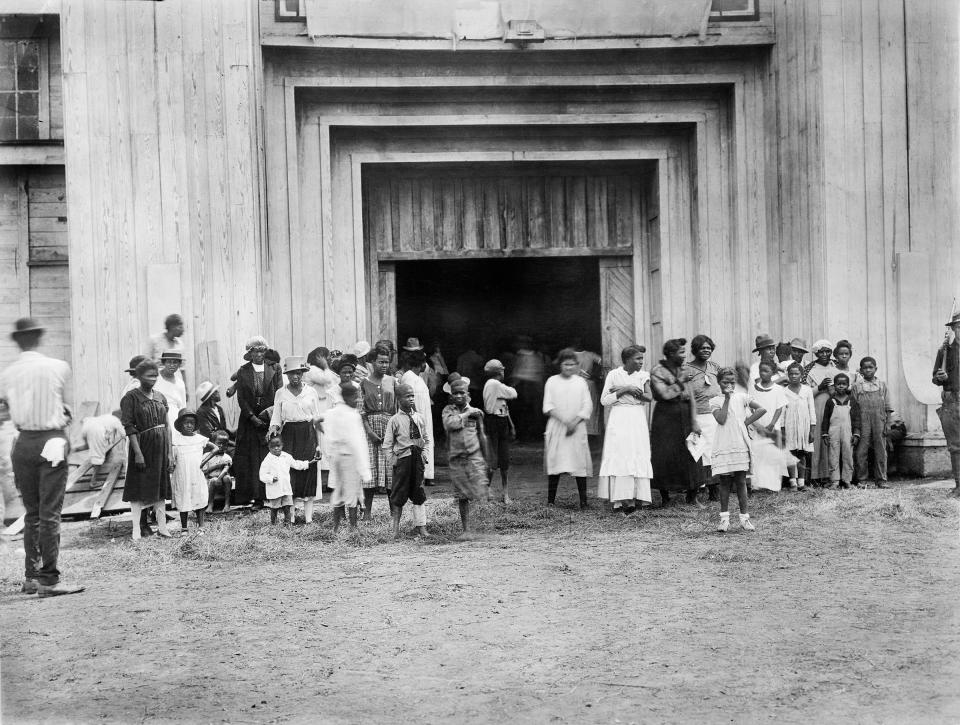 Entrance to a refugee camp on fair grounds in Tulsa in June 1921.<span class="copyright">GHI/Universal History Archive/Getty Images</span>