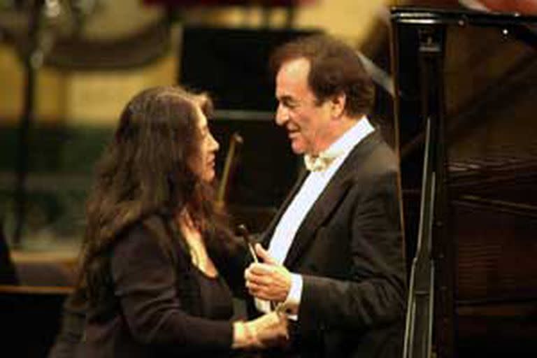 Martha Argerich y Charles Dutoit, anteanoche, en la apertura del Tercer Festival Argerich en el Teatro Colón